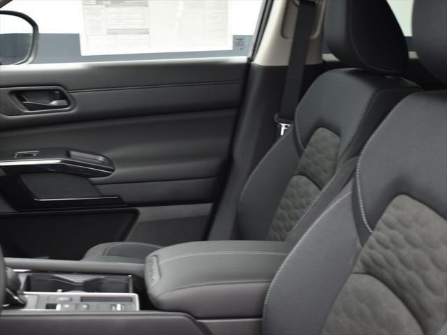 new 2025 Nissan Pathfinder car, priced at $36,997
