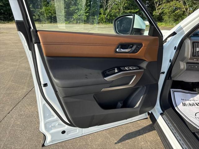 new 2025 Nissan Pathfinder car, priced at $47,509