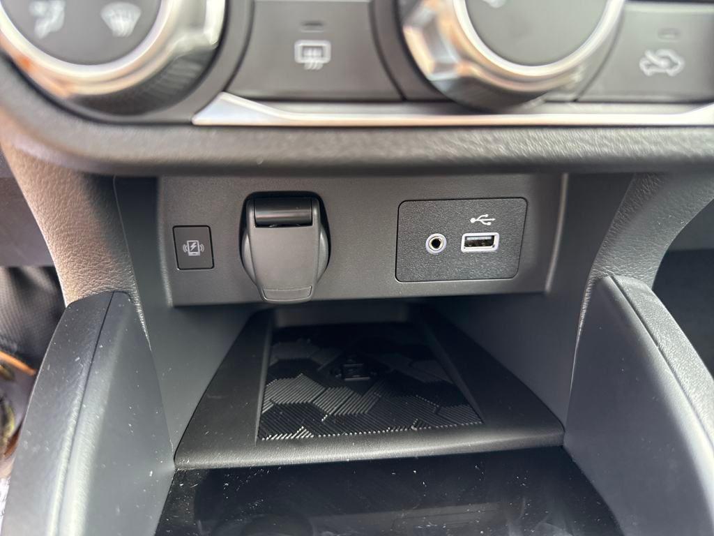 new 2025 Nissan Versa car, priced at $21,862