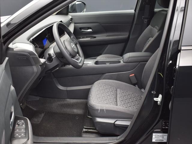 new 2025 Nissan Kicks car, priced at $25,347