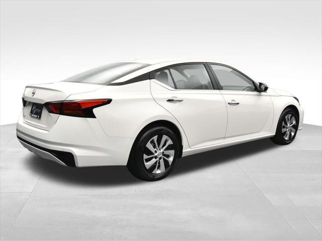new 2025 Nissan Altima car, priced at $25,101