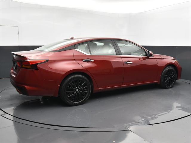 new 2025 Nissan Altima car, priced at $27,098