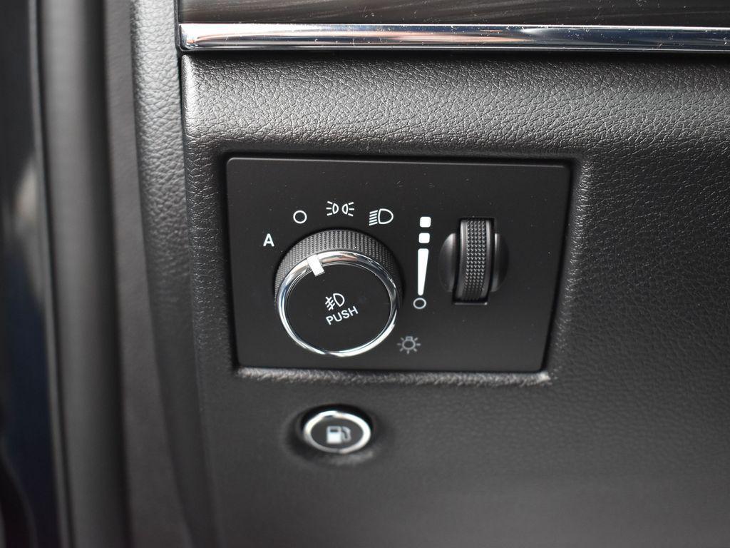 used 2019 Jeep Grand Cherokee car, priced at $17,737