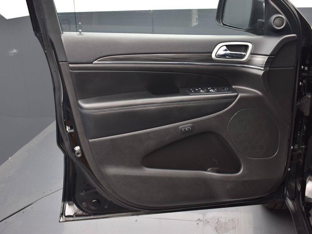 used 2019 Jeep Grand Cherokee car, priced at $17,737