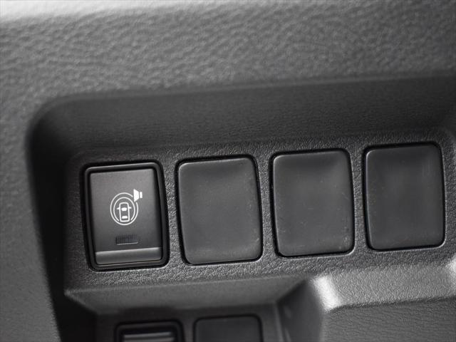 new 2025 Nissan Frontier car, priced at $32,758