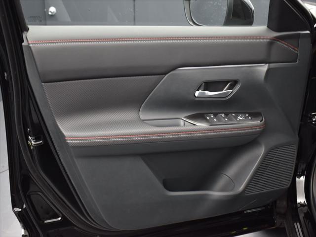 new 2025 Nissan Kicks car, priced at $26,156