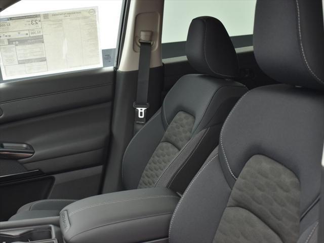 new 2025 Nissan Pathfinder car, priced at $34,585