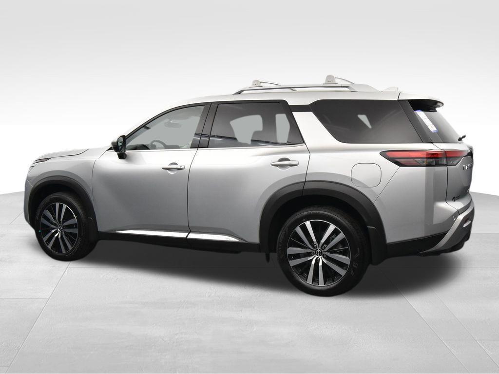 new 2025 Nissan Pathfinder car, priced at $42,997