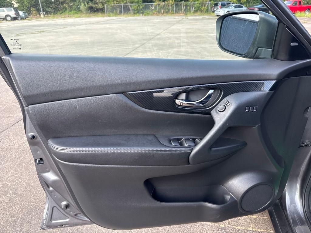 used 2020 Nissan Rogue car, priced at $20,282