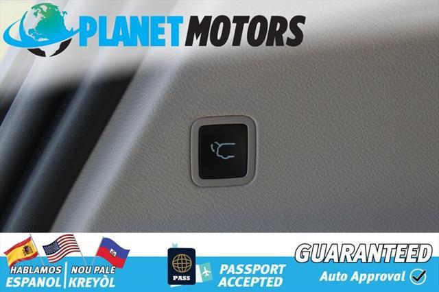 used 2020 Chrysler Pacifica car, priced at $15,499