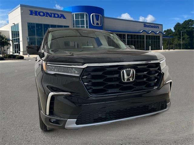 new 2025 Honda Pilot car, priced at $47,745