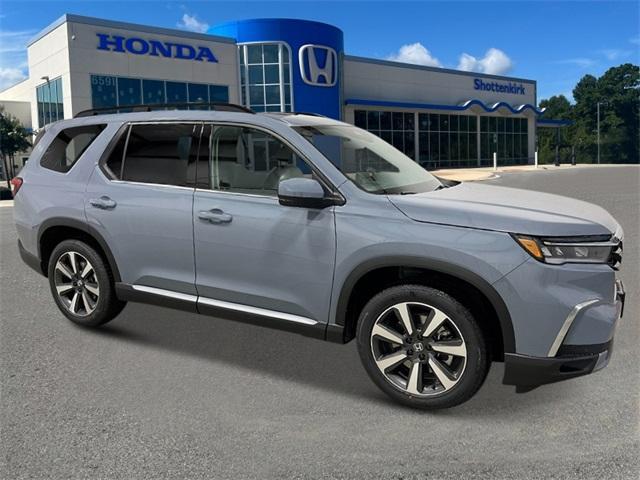 new 2025 Honda Pilot car, priced at $51,550