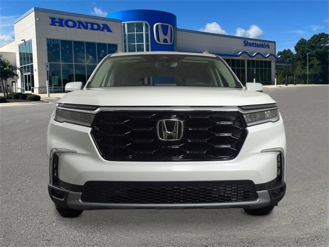 new 2025 Honda Pilot car, priced at $52,280
