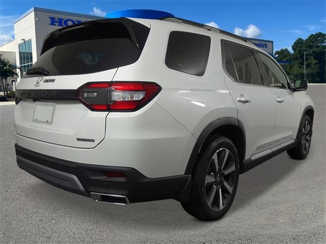new 2025 Honda Pilot car, priced at $52,280