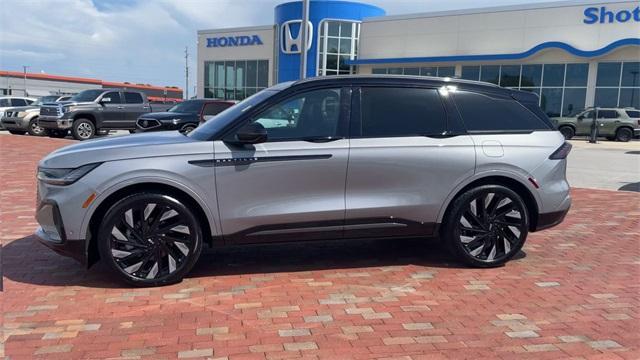 used 2024 Lincoln Nautilus car, priced at $57,579