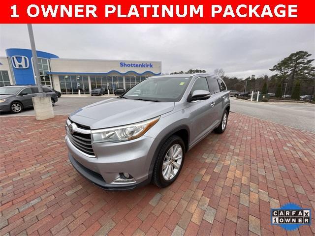 used 2015 Toyota Highlander car, priced at $15,988