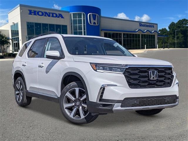 new 2025 Honda Pilot car, priced at $52,440