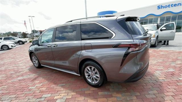 used 2023 Toyota Sienna car, priced at $38,988