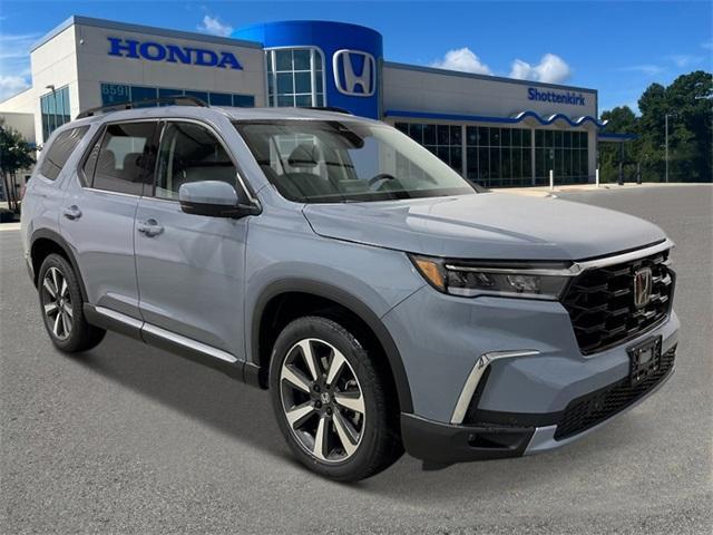 new 2025 Honda Pilot car, priced at $52,235