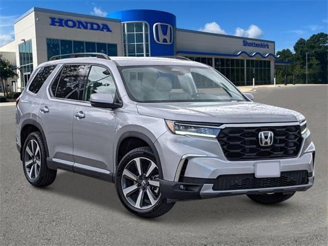 new 2025 Honda Pilot car, priced at $48,895