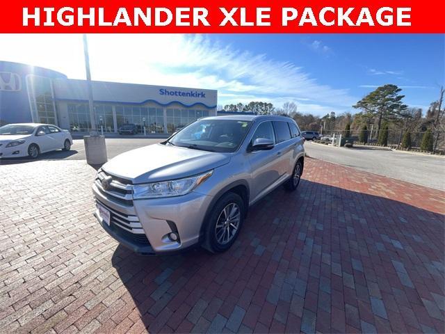 used 2019 Toyota Highlander car, priced at $26,658