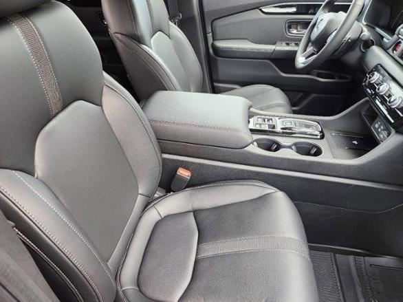 new 2025 Honda Pilot car, priced at $49,450