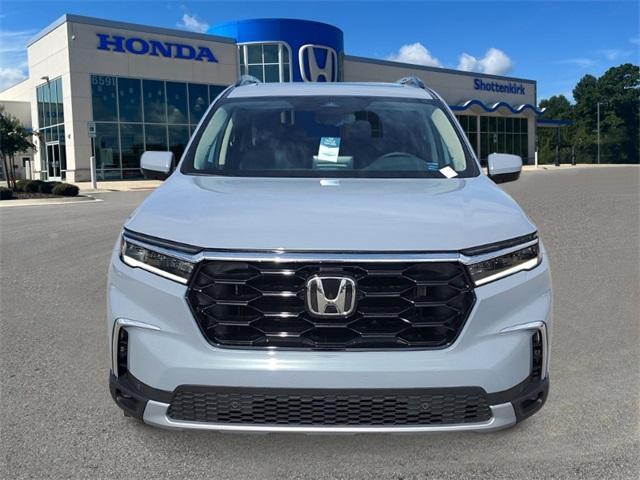 new 2025 Honda Pilot car, priced at $49,450