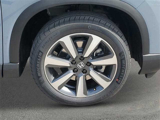 new 2025 Honda Pilot car, priced at $49,450