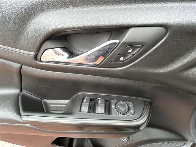used 2023 GMC Acadia car, priced at $25,989