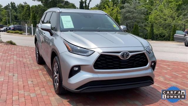 used 2021 Toyota Highlander car, priced at $32,988