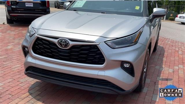 used 2021 Toyota Highlander car, priced at $32,988