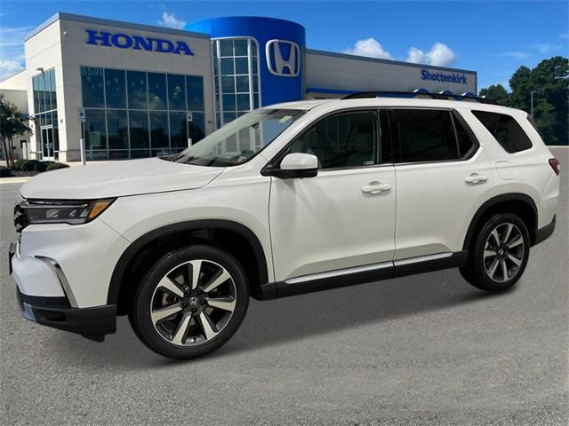 new 2025 Honda Pilot car, priced at $54,985