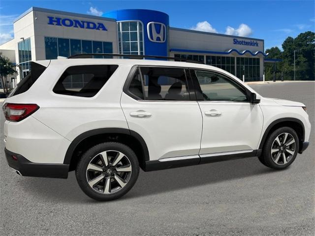 new 2025 Honda Pilot car, priced at $54,985