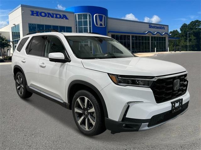 new 2025 Honda Pilot car, priced at $54,985
