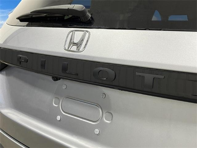 new 2025 Honda Pilot car, priced at $51,100