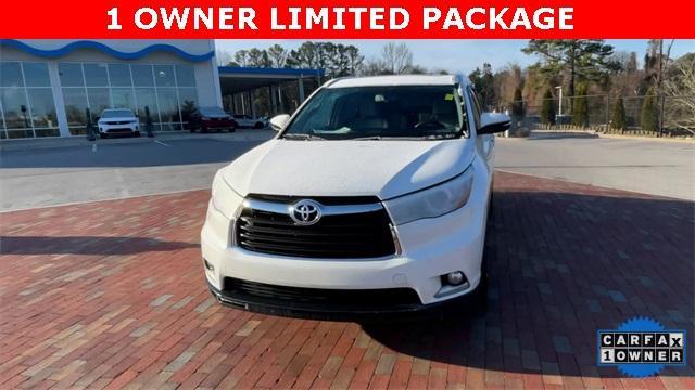 used 2015 Toyota Highlander car, priced at $17,991