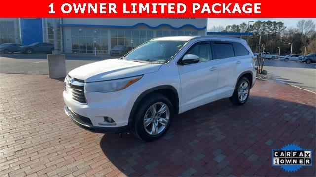 used 2015 Toyota Highlander car, priced at $17,991