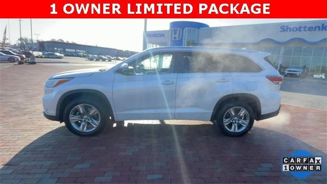 used 2015 Toyota Highlander car, priced at $17,991