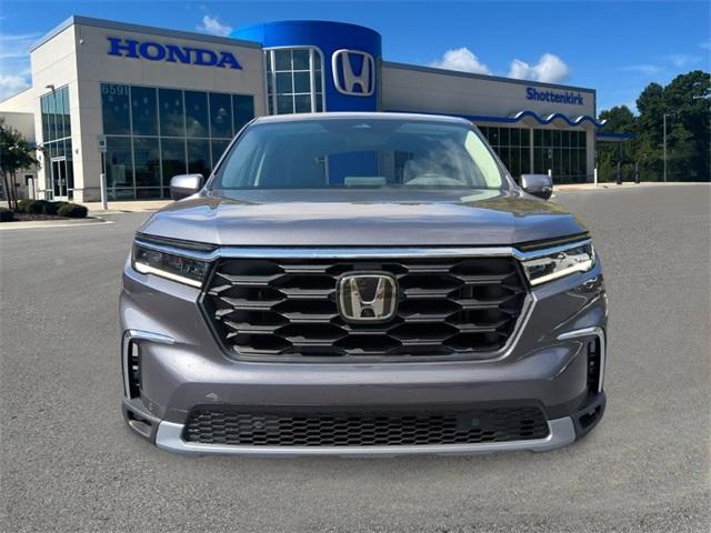 new 2025 Honda Pilot car, priced at $45,725