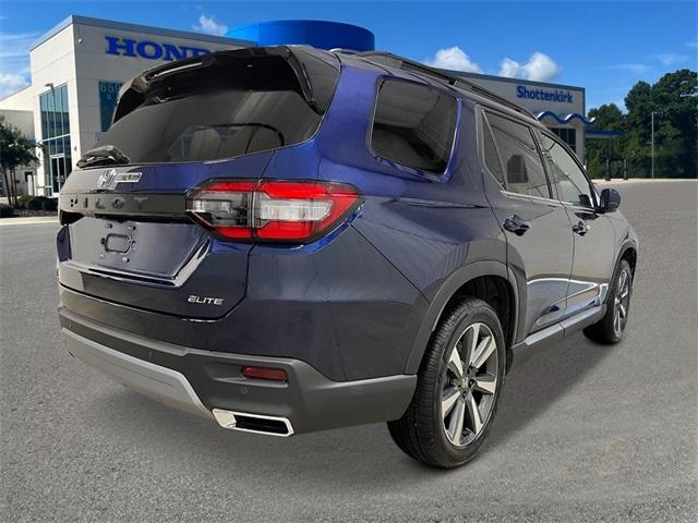 new 2025 Honda Pilot car, priced at $54,475