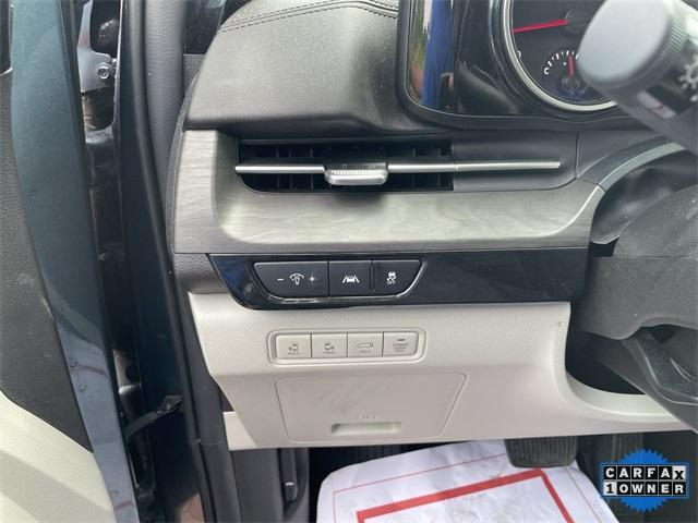 used 2024 Kia Carnival car, priced at $36,299