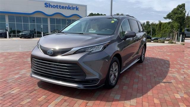 used 2021 Toyota Sienna car, priced at $26,990