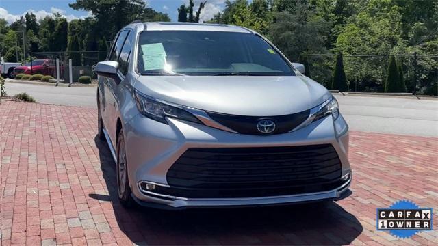 used 2022 Toyota Sienna car, priced at $38,476