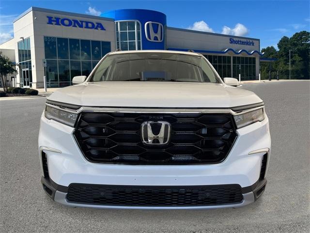 new 2025 Honda Pilot car, priced at $51,505