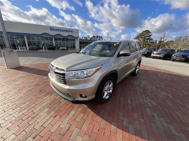 used 2015 Toyota Highlander car, priced at $21,988