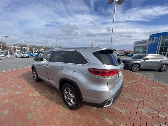 used 2019 Toyota Highlander car, priced at $30,988