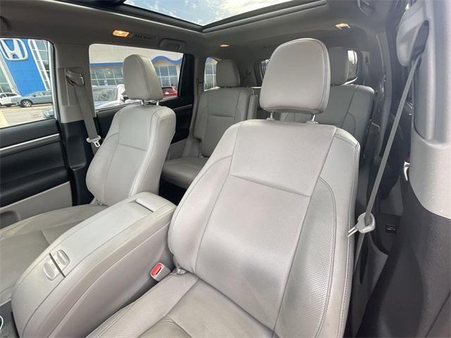 used 2019 Toyota Highlander car, priced at $30,988