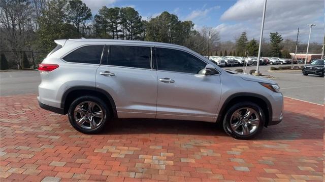 used 2019 Toyota Highlander car, priced at $30,988