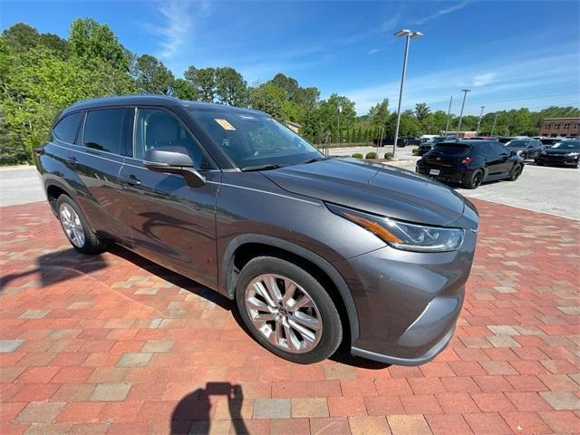 used 2022 Toyota Highlander car, priced at $36,988