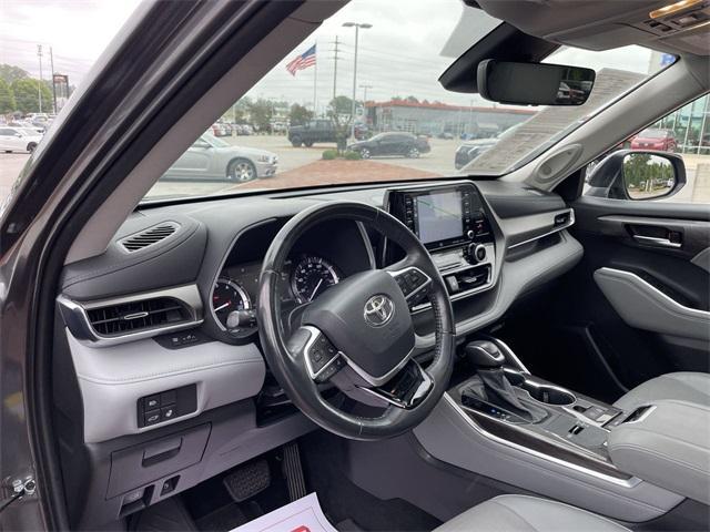 used 2022 Toyota Highlander car, priced at $36,439